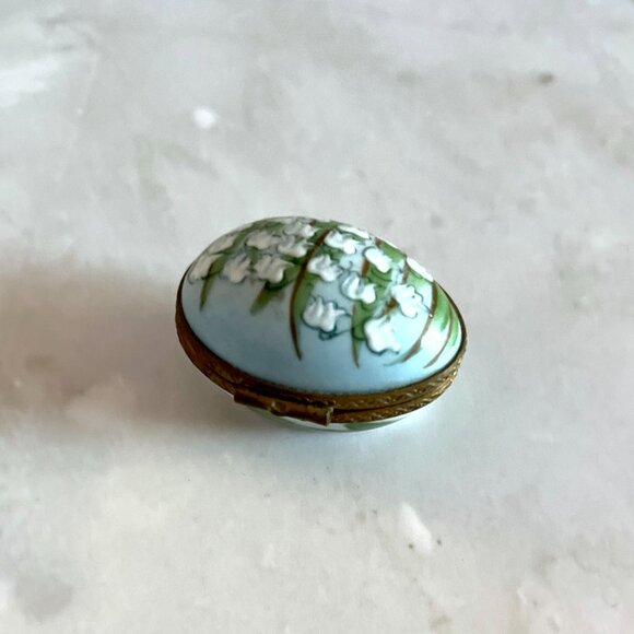 Authentic Limoges Lily Valley Box France | Flower Hinge | Hand Painted Interior - Picture 3 of 6